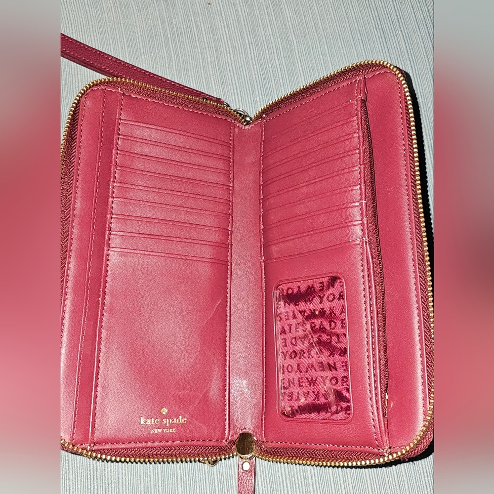 Kate Spade Wristlet - Picture 5 of 7